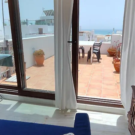 Atico Duplex Tranquilo Vistas Al Mar Centro De Conil Апартаменти Коніль-де-ла-Фронтера